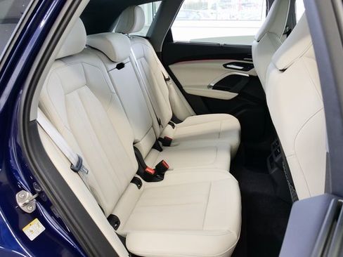 New 2025 Audi Q5 Premium Plus image 15