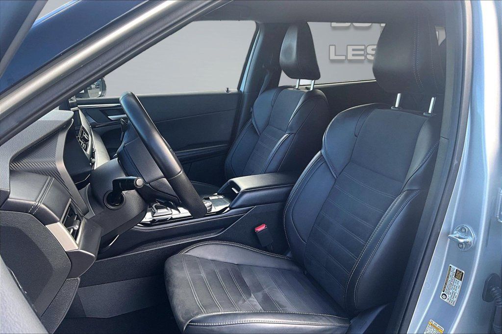 Used 2025 Mitsubishi Outlander SE AWD/4WD image 24