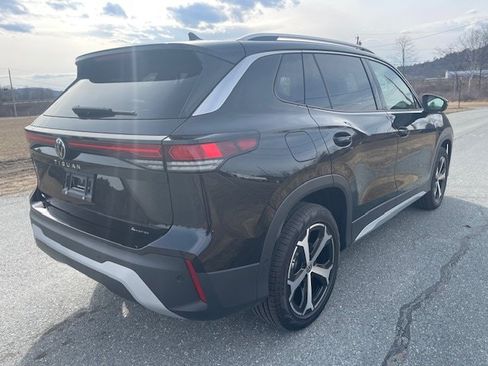 New 2025 Volkswagen Tiguan SE AWD/4WD image 3