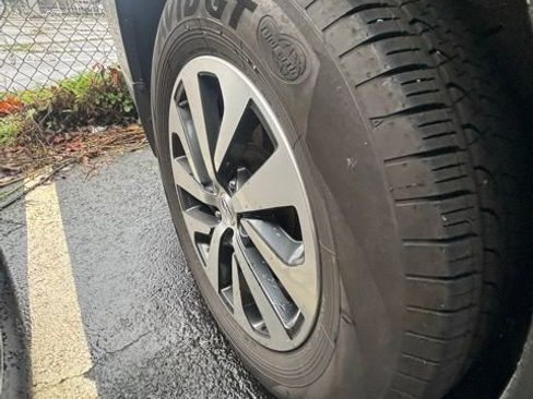 Used 2024 Subaru Outback Premium image 5