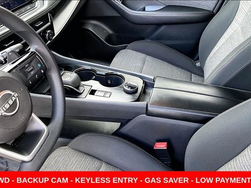 Used 2023 Nissan Rogue SV image 18