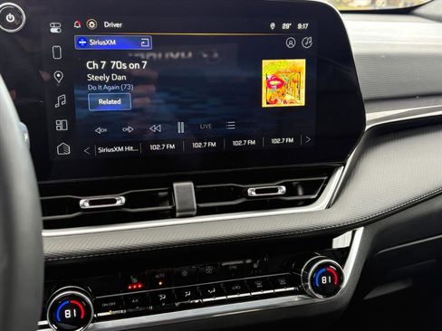 Used 2025 Chevrolet Equinox LT w/ Convenience Package II image 10