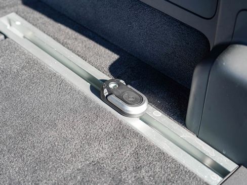 Used 2022 Rivian R1S Launch Edition image 39