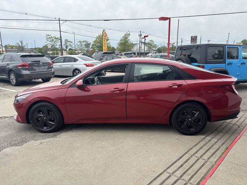 Used 2021 Hyundai Elantra SEL FWD image 18