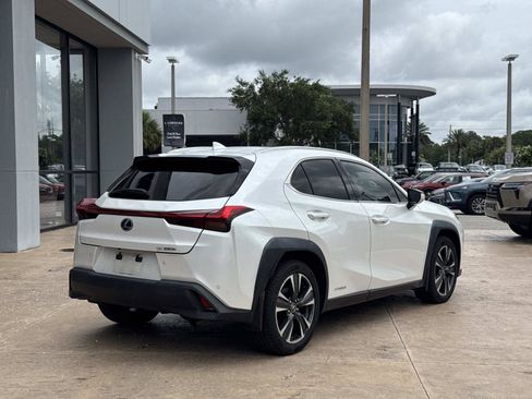 Used 2022 Lexus UX 250h w/ Accessory Package (Z2) AWD/4WD image 3