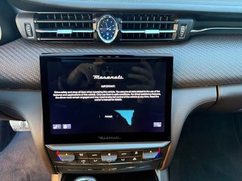 Certified 2022 Maserati Quattroporte Modena image 15