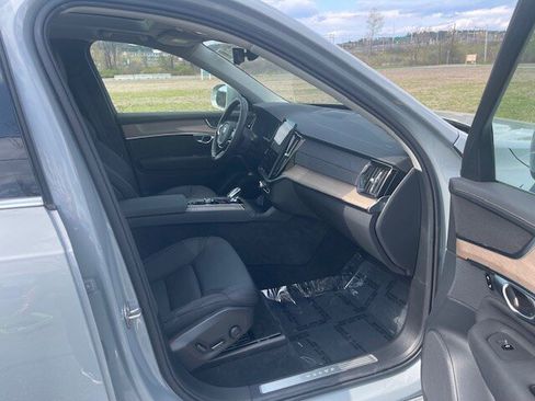 Used 2025 Volvo XC90 B6 Plus AWD/4WD image 13