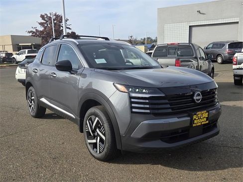 New 2026 Nissan Kicks SV image 1