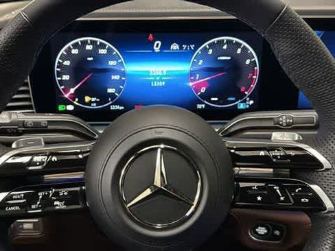 Used 2024 Mercedes-Benz GLS 580 4MATIC image 20