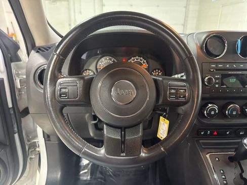 Used 2015 Jeep Patriot High Altitude image 10