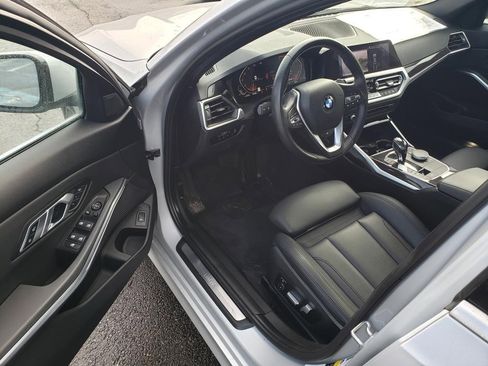 Used 2019 BMW 330i xDrive Sedan w/ Convenience Package image 9