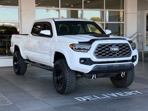 Used 2021 Toyota Tacoma TRD Sport w/ Technology Package image 6