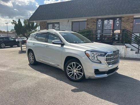 Used 2022 GMC Terrain Denali image 1