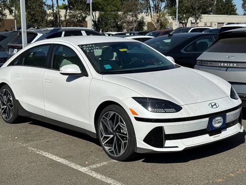 Used 2023 Hyundai Ioniq 6 SEL RWD image 2