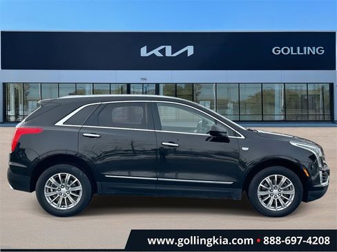 Used 2018 Cadillac XT5 Luxury image 2