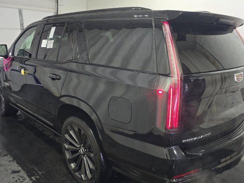 Used 2025 Cadillac Escalade V image 4