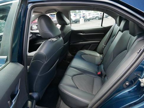 Certified 2019 Toyota Camry SE FWD image 11