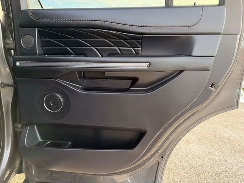 Used 2020 Ford Expedition Platinum image 36
