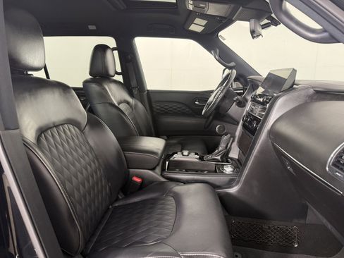 Used 2024 INFINITI QX80 Sensory AWD/4WD image 10