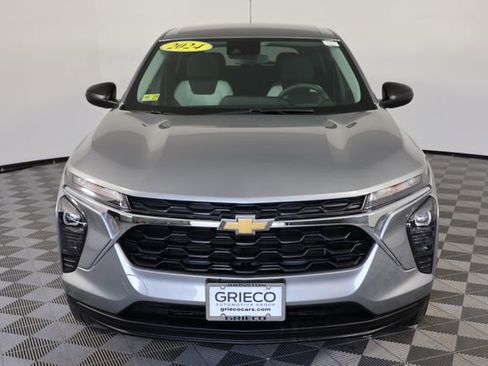 Used 2024 Chevrolet Trax LS w/ Driver Confidence Package image 3