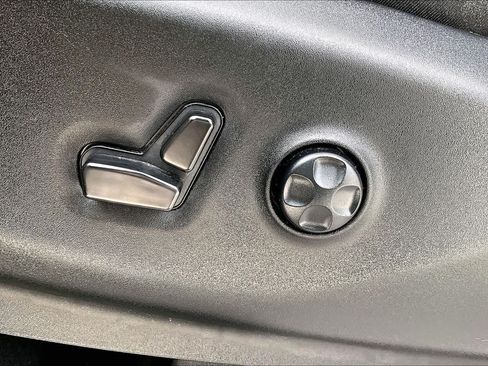 Used 2023 Chrysler Pacifica Limited FWD image 31
