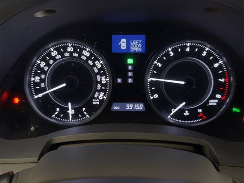 Used 2011 Lexus IS 250C w/ Luxury Pkg RWD image 25