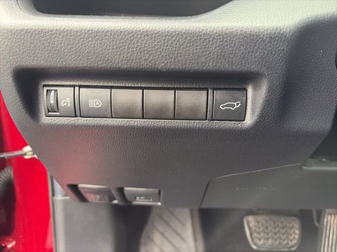 Used 2020 Toyota RAV4 XLE w/ Convenience Package image 15