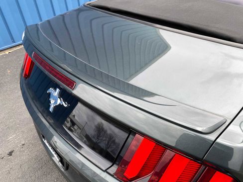 Used 2015 Ford Mustang Convertible image 28