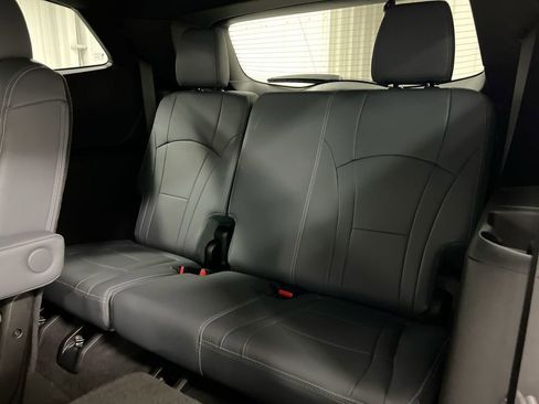 Used 2023 Buick Enclave Essence FWD image 23