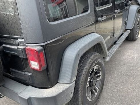 Used 2018 Jeep Wrangler Unlimited Sport S image 8