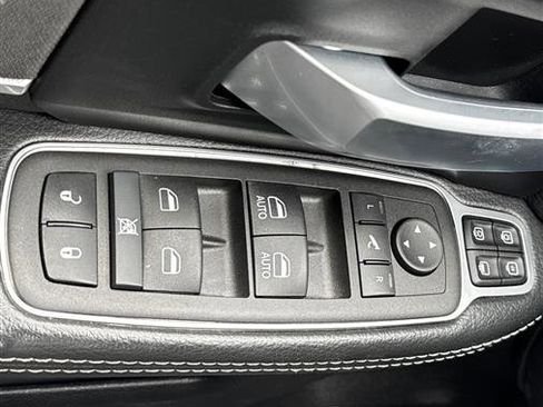 Used 2024 RAM 2500 Big Horn image 32