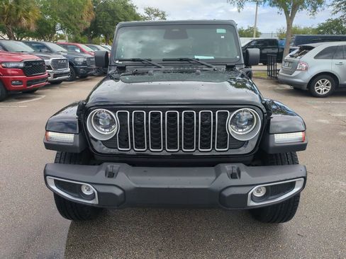 Used 2025 Jeep Wrangler Unlimited Sahara w/ Safety Group AWD/4WD image 4