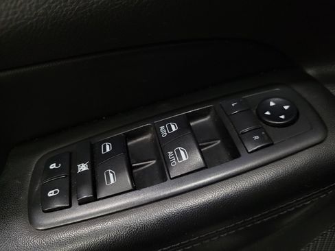 Used 2019 Jeep Grand Cherokee Limited AWD/4WD image 27