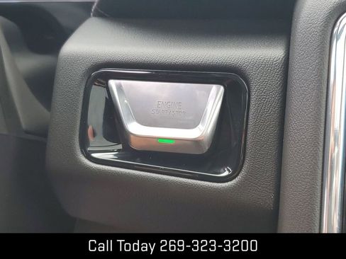 New 2025 GMC Yukon XL Denali w/ Denali Reserve Package image 19