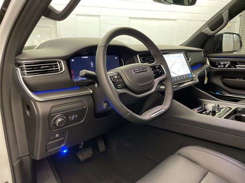 New 2026 Jeep Grand Wagoneer Summit AWD/4WD image 19