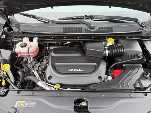 Used 2017 Chrysler Pacifica LX FWD image 34