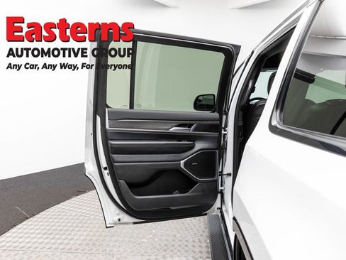 Used 2024 Jeep Wagoneer Series II image 33