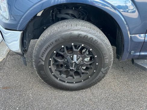 Used 2019 Ford F150 Lariat w/ Equipment Group 502A Luxury AWD/4WD image 4