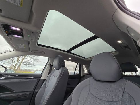 New 2026 Volkswagen Tiguan SE image 26