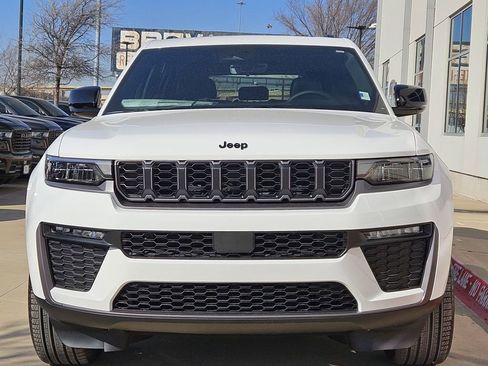 New 2026 Jeep Grand Cherokee Limited w/ Limited Altitude Package image 5