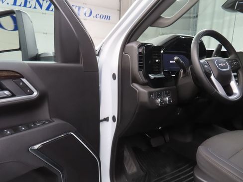 Used 2025 GMC Sierra 2500 SLE w/ SLE Convenience Package AWD/4WD image 52