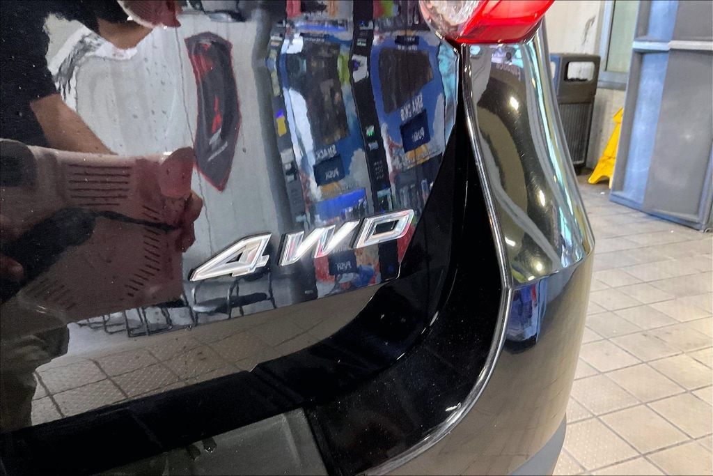 Used 2024 Ford Explorer XLT AWD/4WD image 20