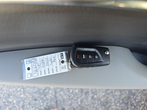 Used 2018 Toyota Camry SE image 38