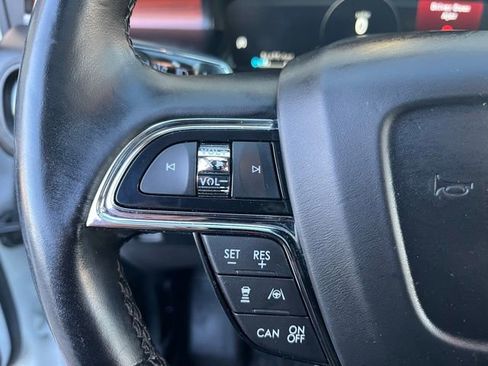 Used 2022 Lincoln Nautilus Reserve image 16