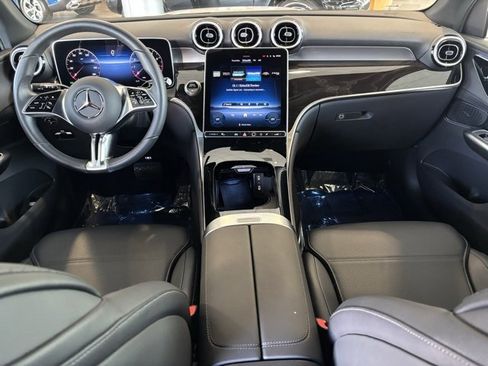 Certified 2025 Mercedes-Benz GLC 300 image 26