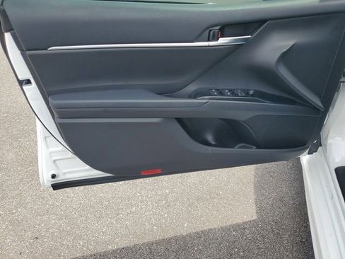 Used 2020 Toyota Camry SE image 8