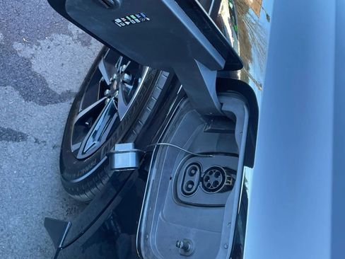 Used 2025 Chevrolet Equinox EV LT w/ Convenience Package image 58