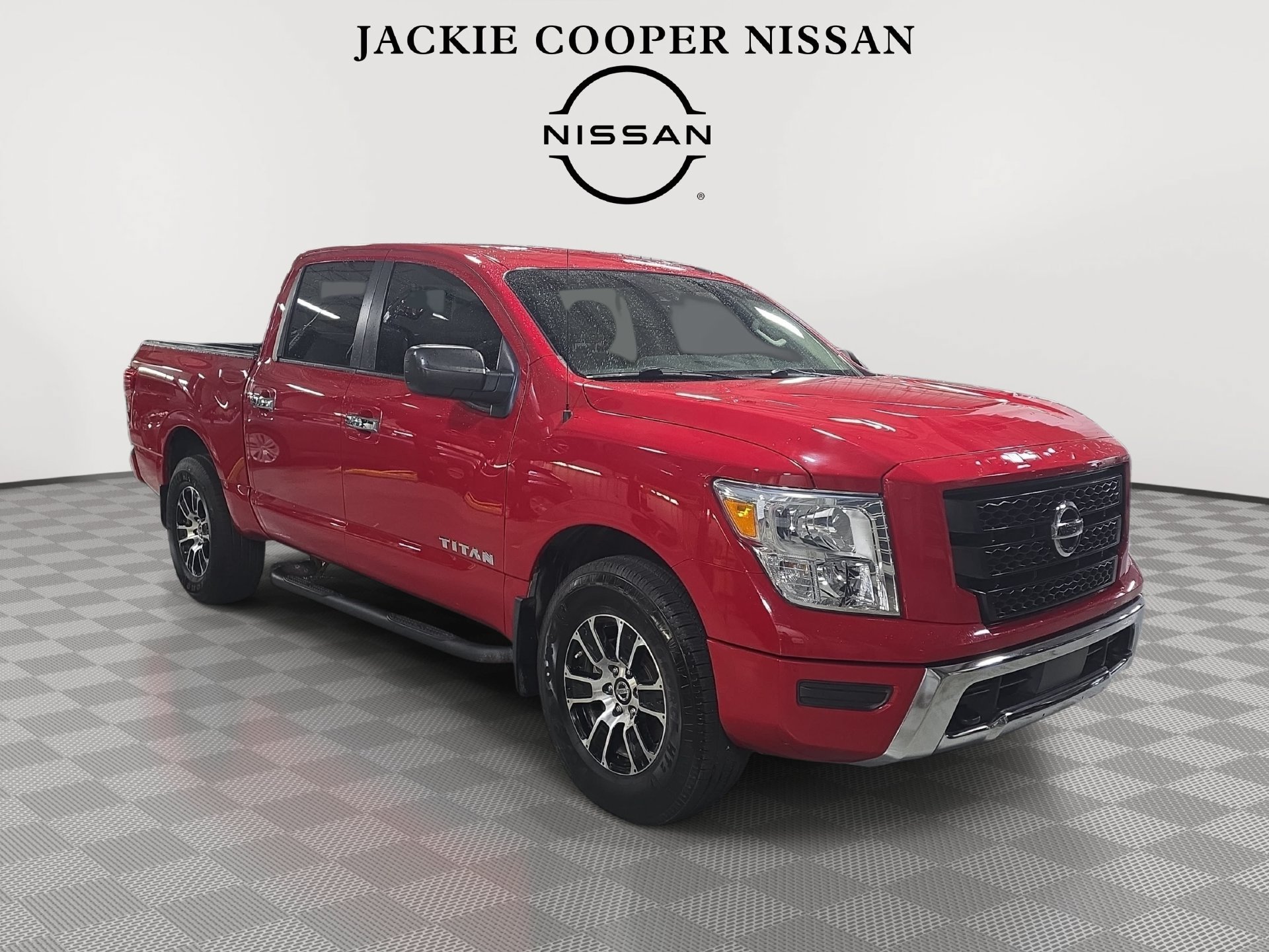 Used 2021 Nissan Titan SV w/ Accessory Utility Package AWD/4WD image 3