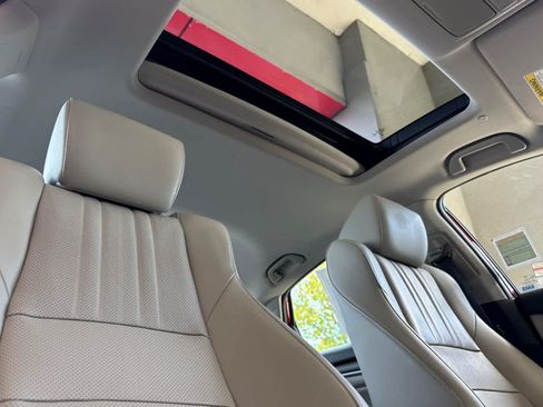 Used 2022 Honda Accord EX-L image 16