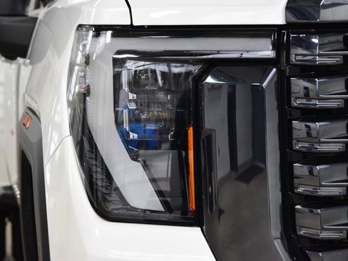 Used 2024 GMC Sierra 3500 Denali Ultimate image 12
